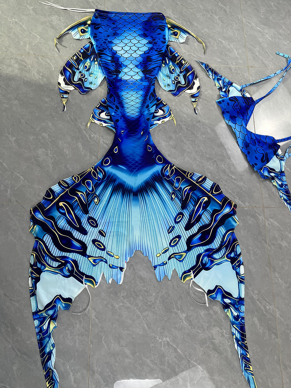 Colorful Dreamy Mermaid Tail A - Aquarium 评论和价格