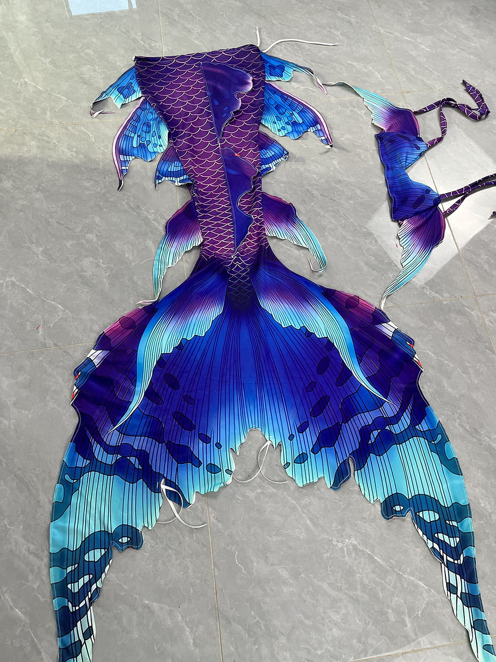 Colorful Dreamy Mermaid Tail A - Aquarium 评论和价格